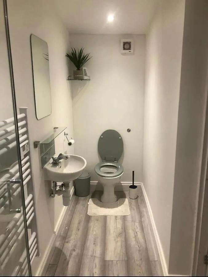 Homestay Eglentine Apartment London