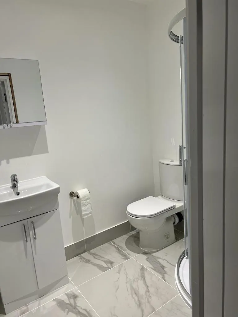 Eglentine Apartment London Homestay